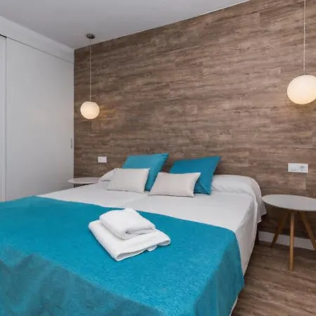 Apartamentos Es Canutells 2*